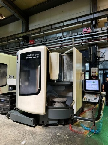 CNC machining center - Universal - 5 axes